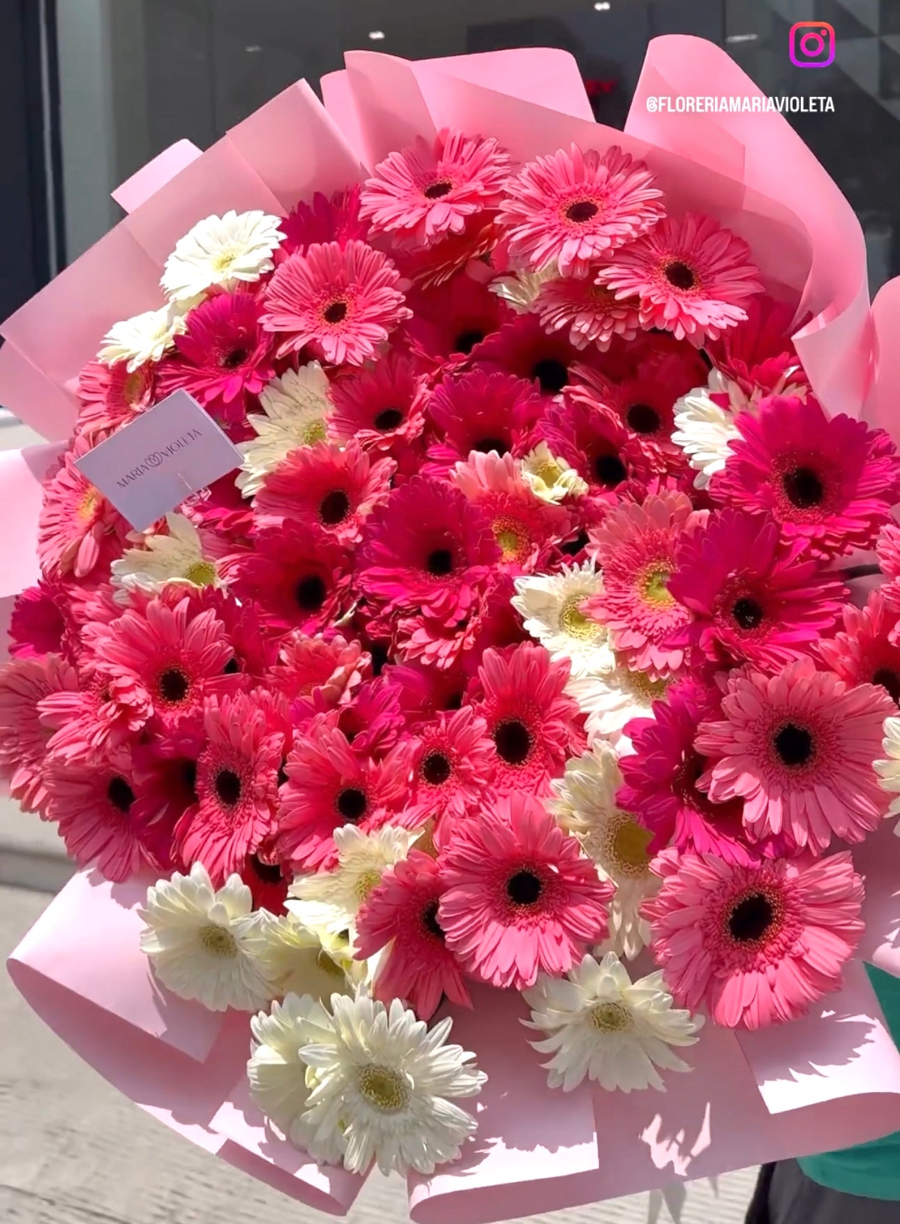 Ramo de 100 Gerberas, con envío a domicilio en Puebla. Florería en Puebla.