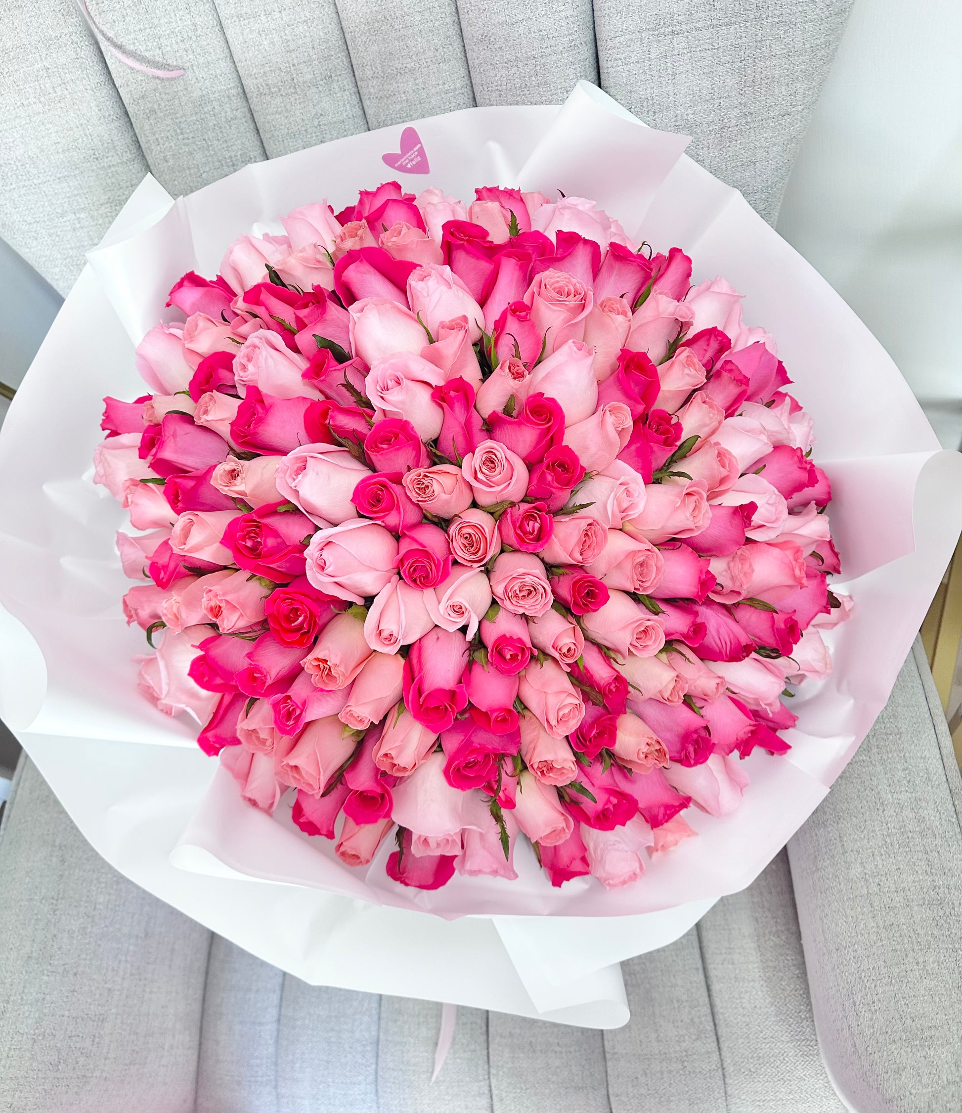 Ramo de 200 rosas, ramo buchón con envio a domicilio en Puebla. Floreria en Puebla.