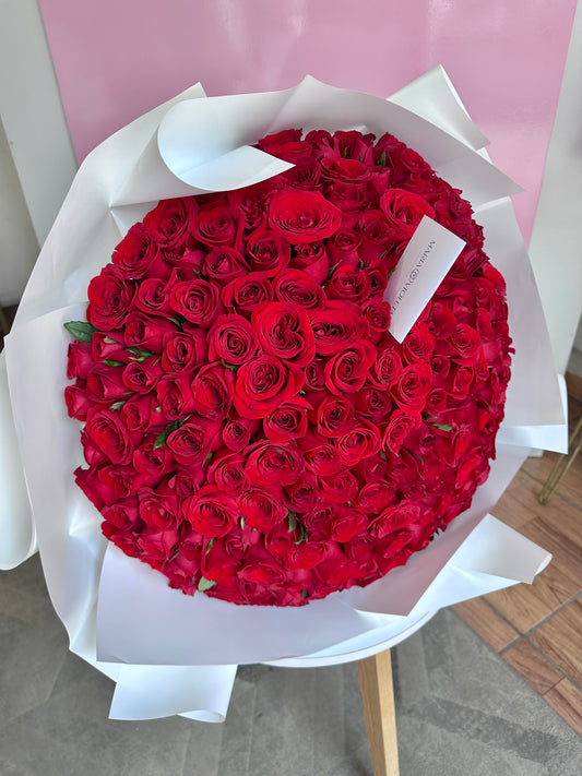 Ramo de 200 rosas, ramo buchón con envio a domicilio en Puebla. Floreria en Puebla. 